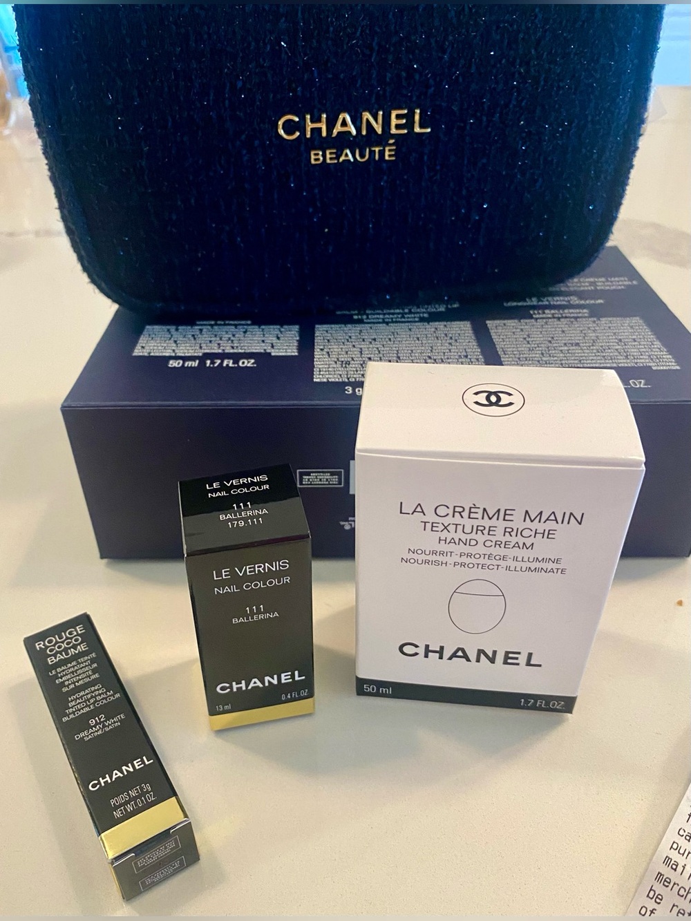 New Chanel Coveted Essentials Beauty Gift Set - Picture 3 of 8